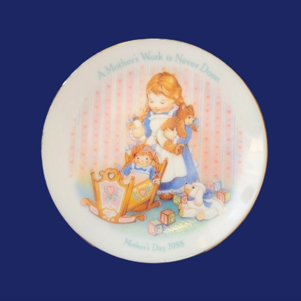 Avon A Mothers Work is Never Done Mothers Day Collectible Mini Dish [wit…